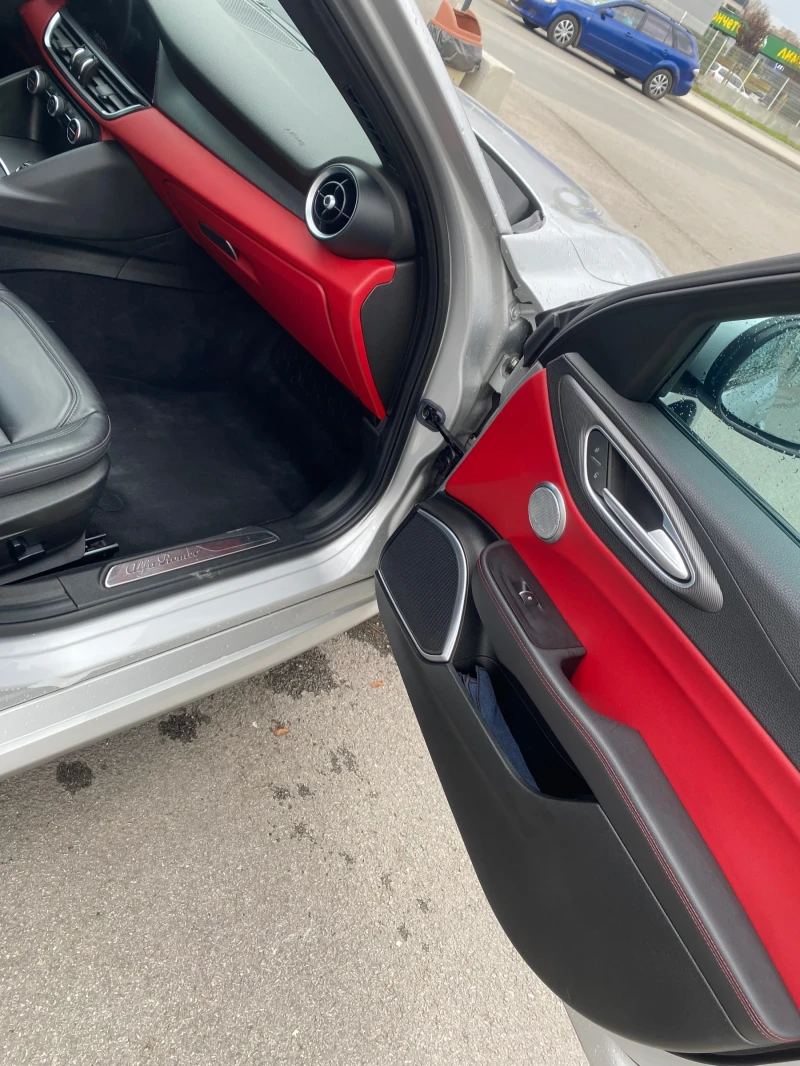 Alfa Romeo Giulia, снимка 8 - Автомобили и джипове - 52501199
