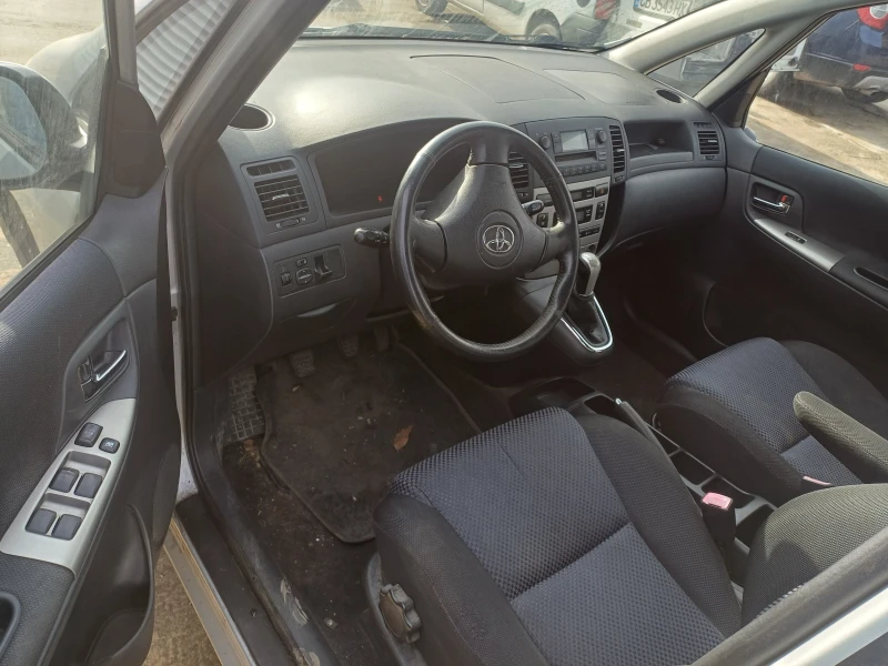 Toyota Corolla verso 2.0D 90 к.с., снимка 8 - Автомобили и джипове - 52630372