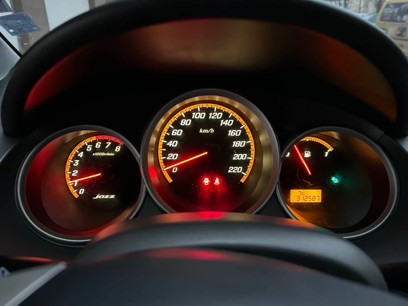 Honda Jazz 1.4, снимка 13 - Автомобили и джипове - 52696173