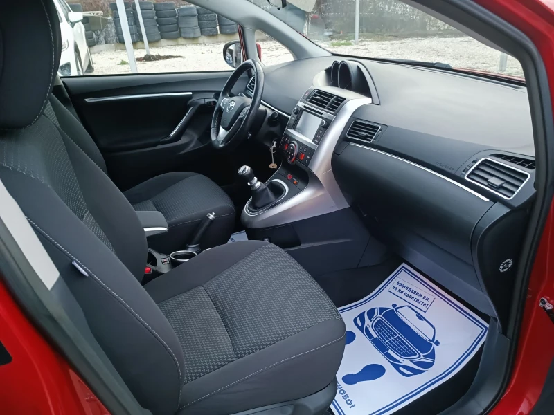 Toyota Verso 1.8i-147кс-ШВЕЙЦАРИЯ-РЪЧКА-6ск-7м-NAVI, снимка 12 - Автомобили и джипове - 52725852