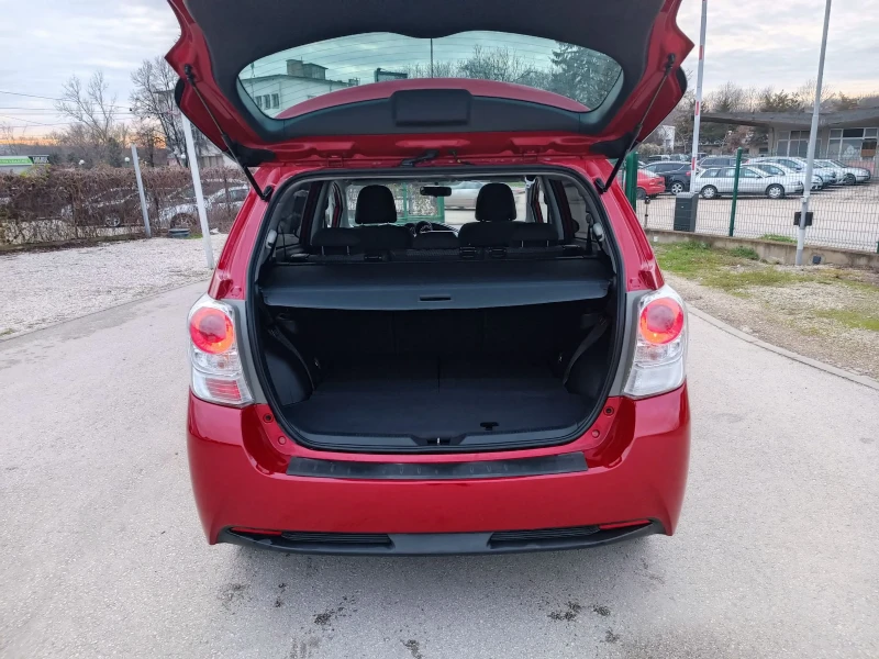 Toyota Verso 1.8i-147кс-ШВЕЙЦАРИЯ-РЪЧКА-6ск-7м-NAVI, снимка 5 - Автомобили и джипове - 52725852