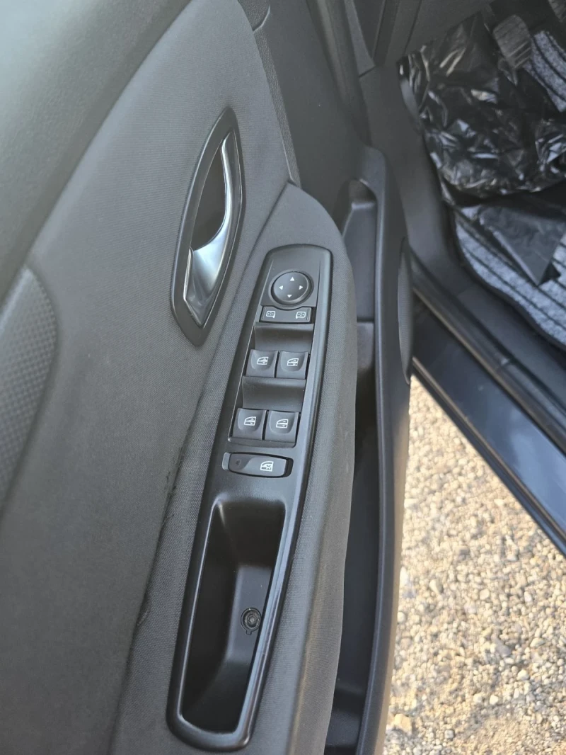 Renault Scenic X-Mod 1.3 бензин, снимка 13 - Автомобили и джипове - 52907959