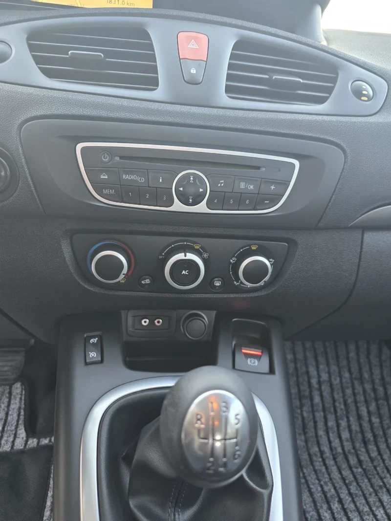 Renault Scenic X-Mod 1.3 бензин, снимка 9 - Автомобили и джипове - 52907959