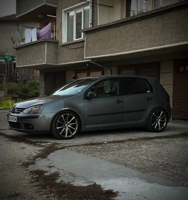 VW Golf Golf 5 1.9TDI 6 степенна 105 , снимка 2 - Автомобили и джипове - 53272156