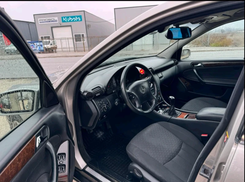 Mercedes-Benz C 220, снимка 7 - Автомобили и джипове - 53428540