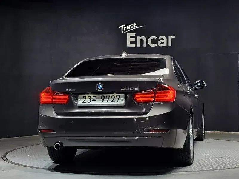 BMW 320 D xDrive, снимка 4 - Автомобили и джипове - 53508629