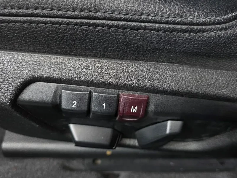 BMW 320 D xDrive, снимка 16 - Автомобили и джипове - 53508629