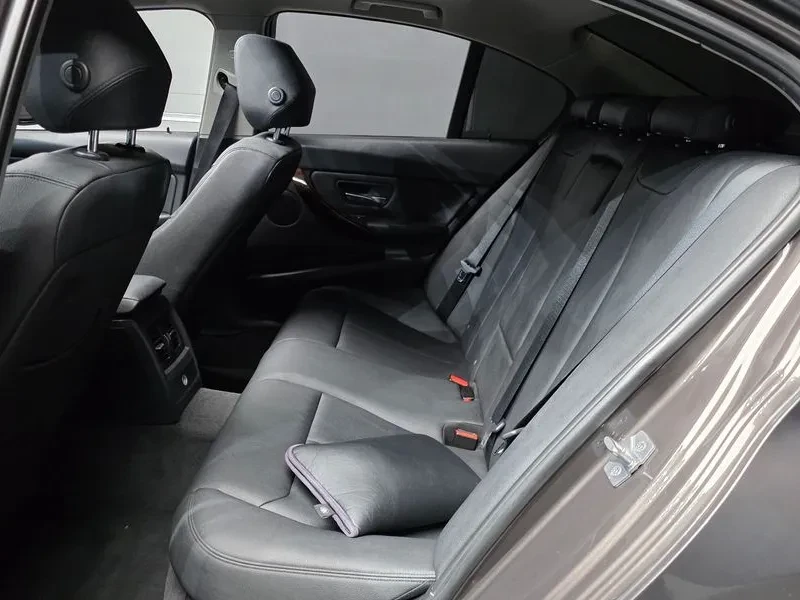 BMW 320 D xDrive, снимка 12 - Автомобили и джипове - 53508629