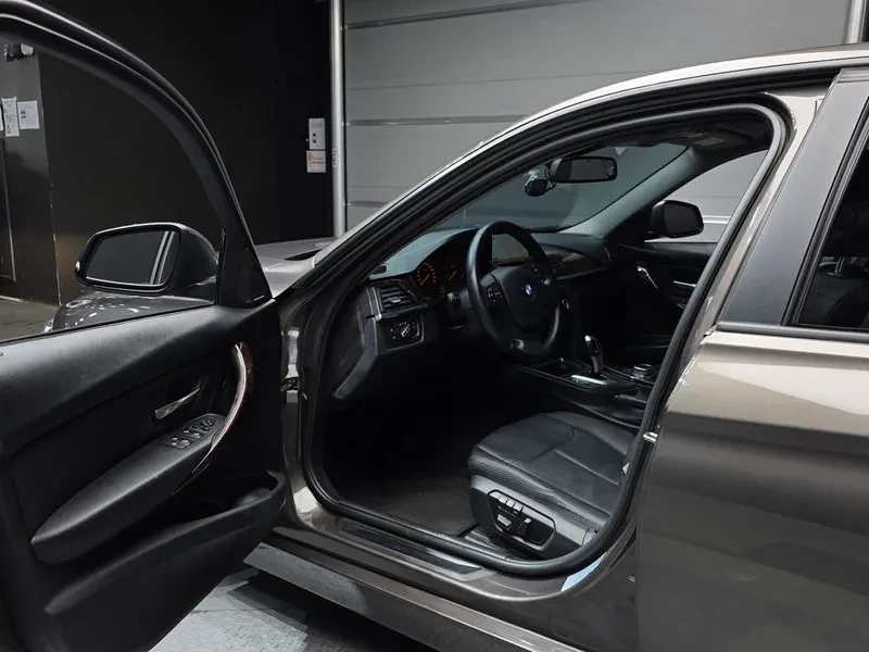 BMW 320 D xDrive, снимка 11 - Автомобили и джипове - 53508629