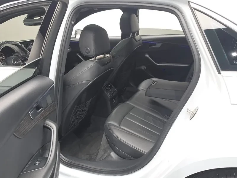 Audi A4 2.0 TFSI Premium - САМО 30% АВАНС, снимка 12 - Автомобили и джипове - 55621598