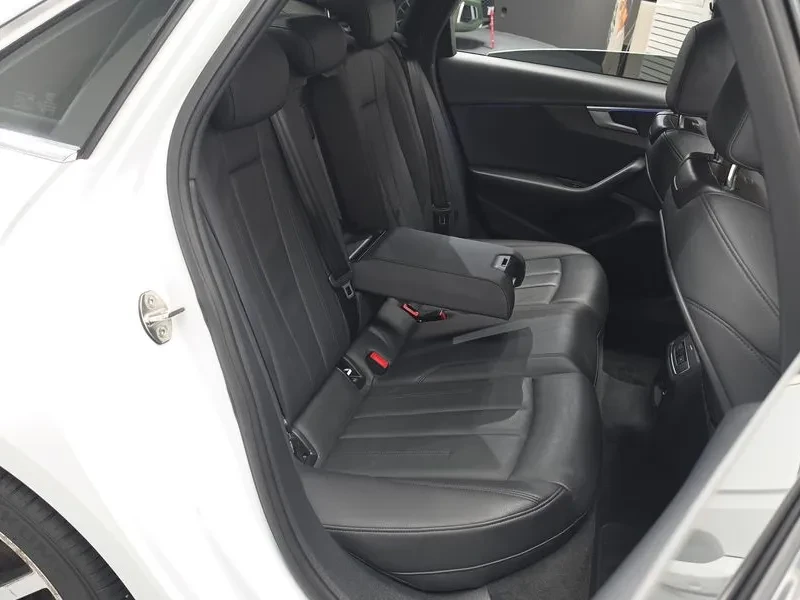Audi A4 2.0 TFSI Premium - САМО 30% АВАНС, снимка 11 - Автомобили и джипове - 55621598
