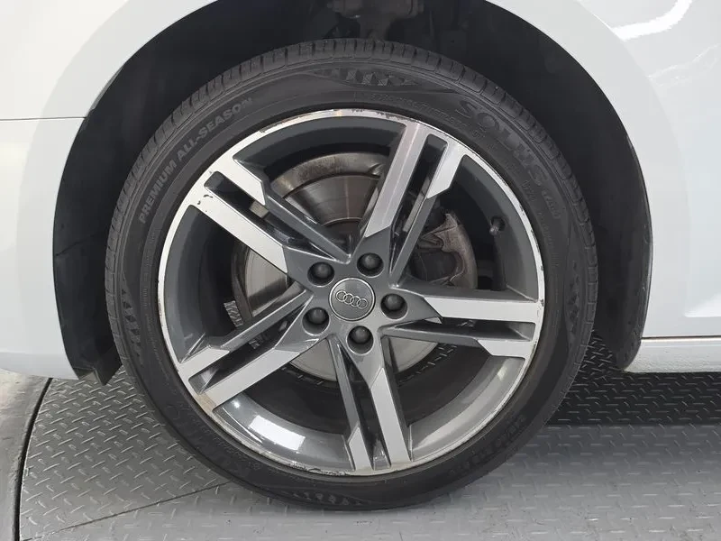 Audi A4 2.0 TFSI Premium - САМО 30% АВАНС, снимка 5 - Автомобили и джипове - 55621598