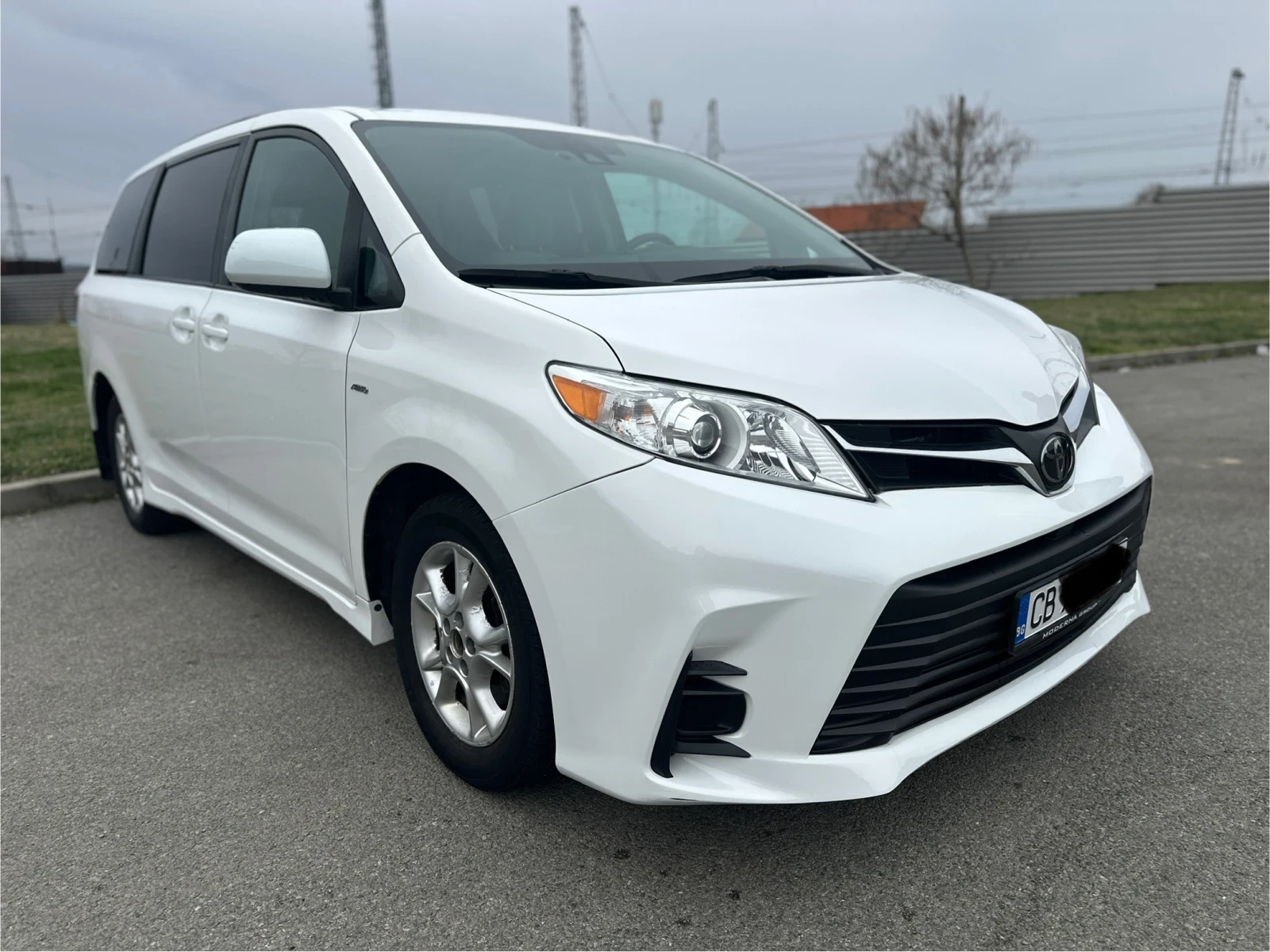 Toyota Sienna, снимка 1