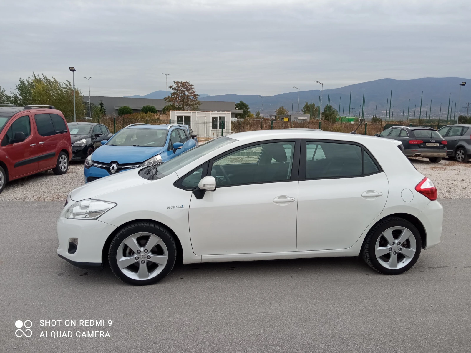 Toyota Auris 1.8 бензин хибрид  - изображение 7