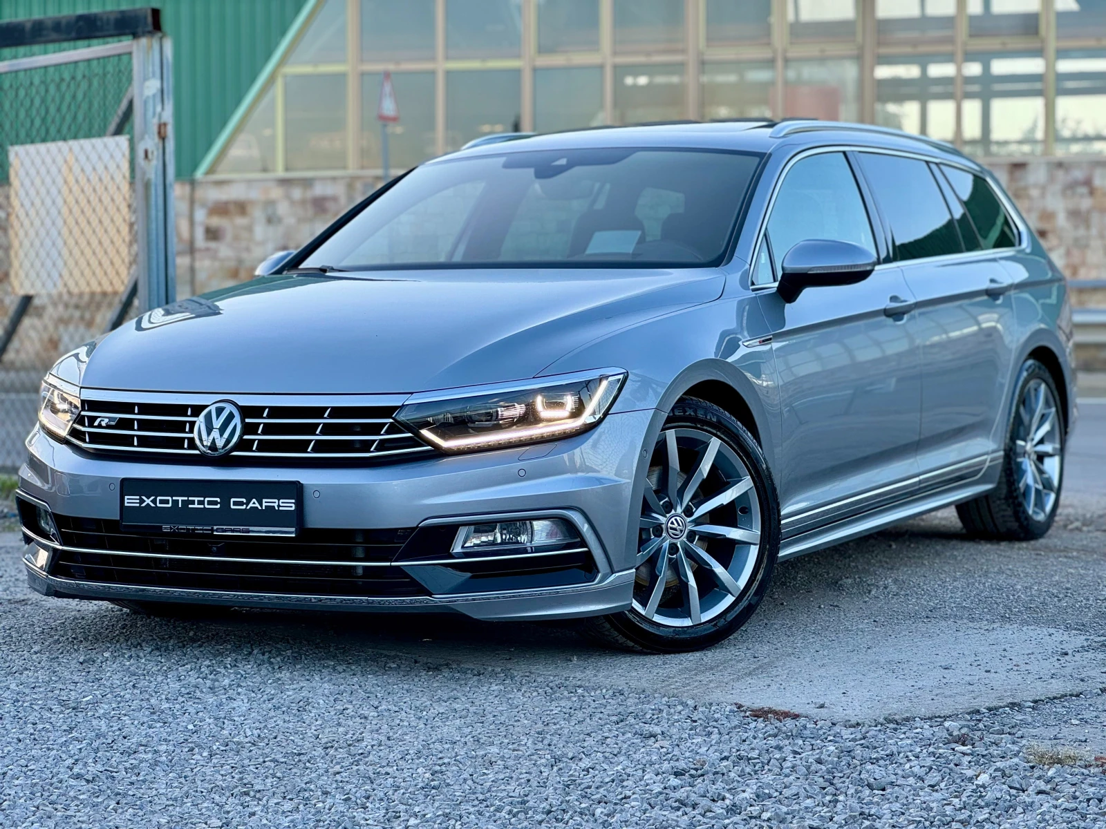 VW Passat 2.0 TDI 4m R Line ! SWISS ! - изображение 3