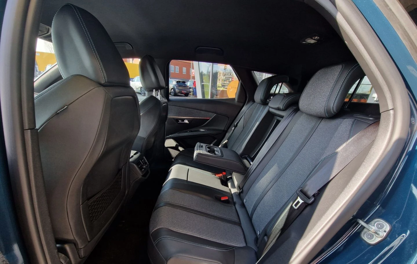 Peugeot 3008 1.6PHEV/225HP/ALLURE/LED/NAVI/AMBI/CAM/ACC/249v | Mobile.bg   12