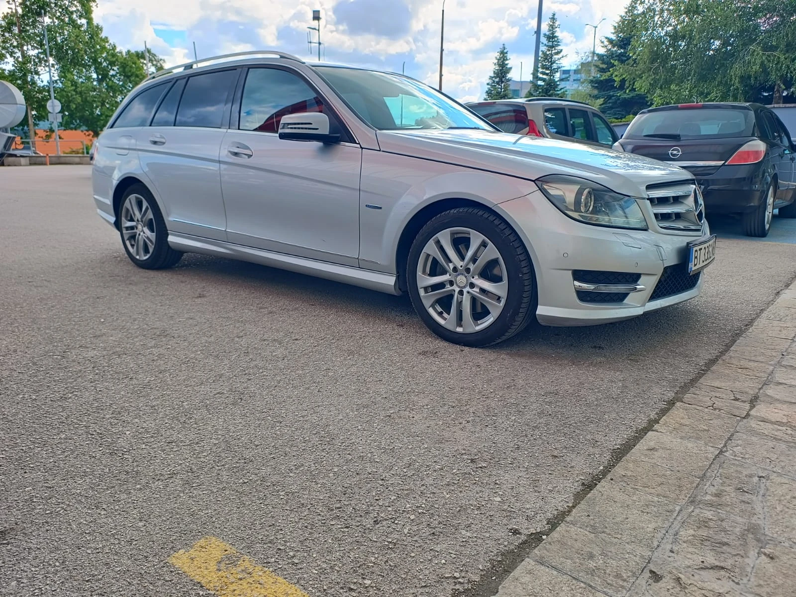 Mercedes-Benz C 300 AMG пакет, РЕГИСТРИРАНА И ОБСЛУЖЕНА - изображение 5
