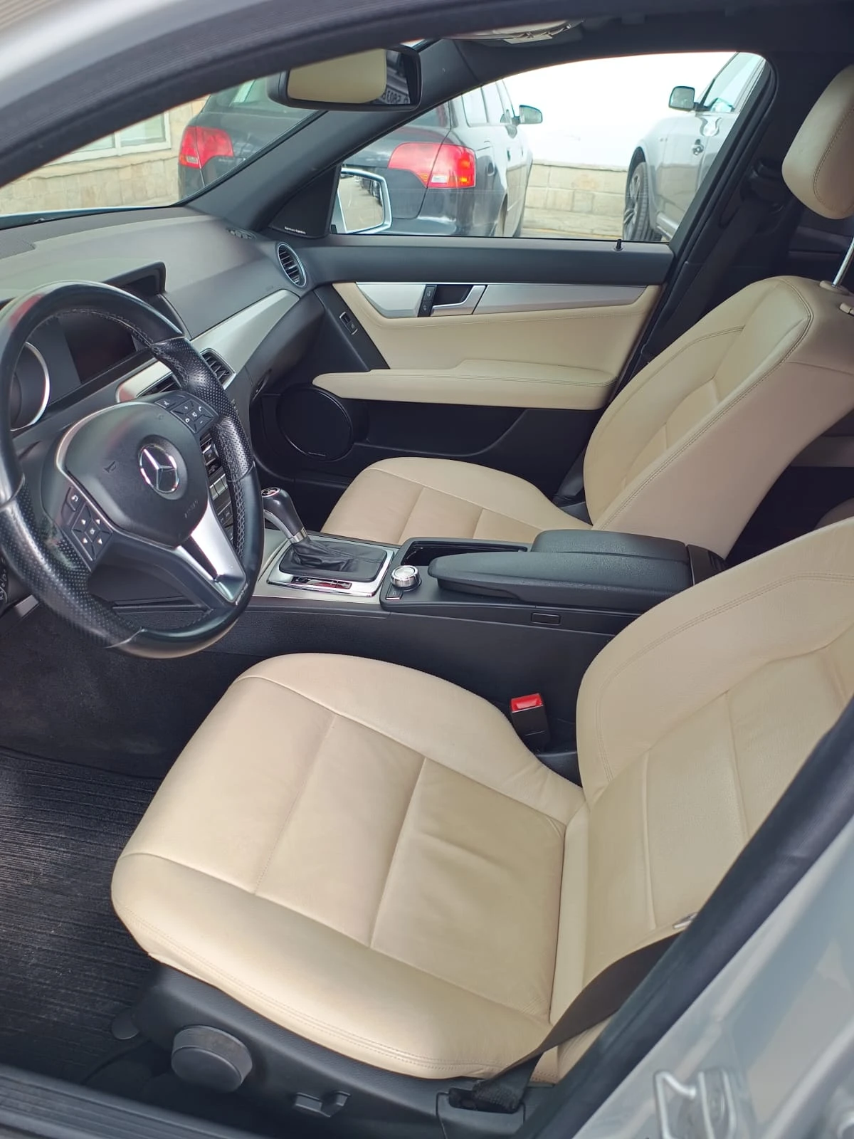 Mercedes-Benz C 300 AMG пакет, РЕГИСТРИРАНА И ОБСЛУЖЕНА - изображение 7