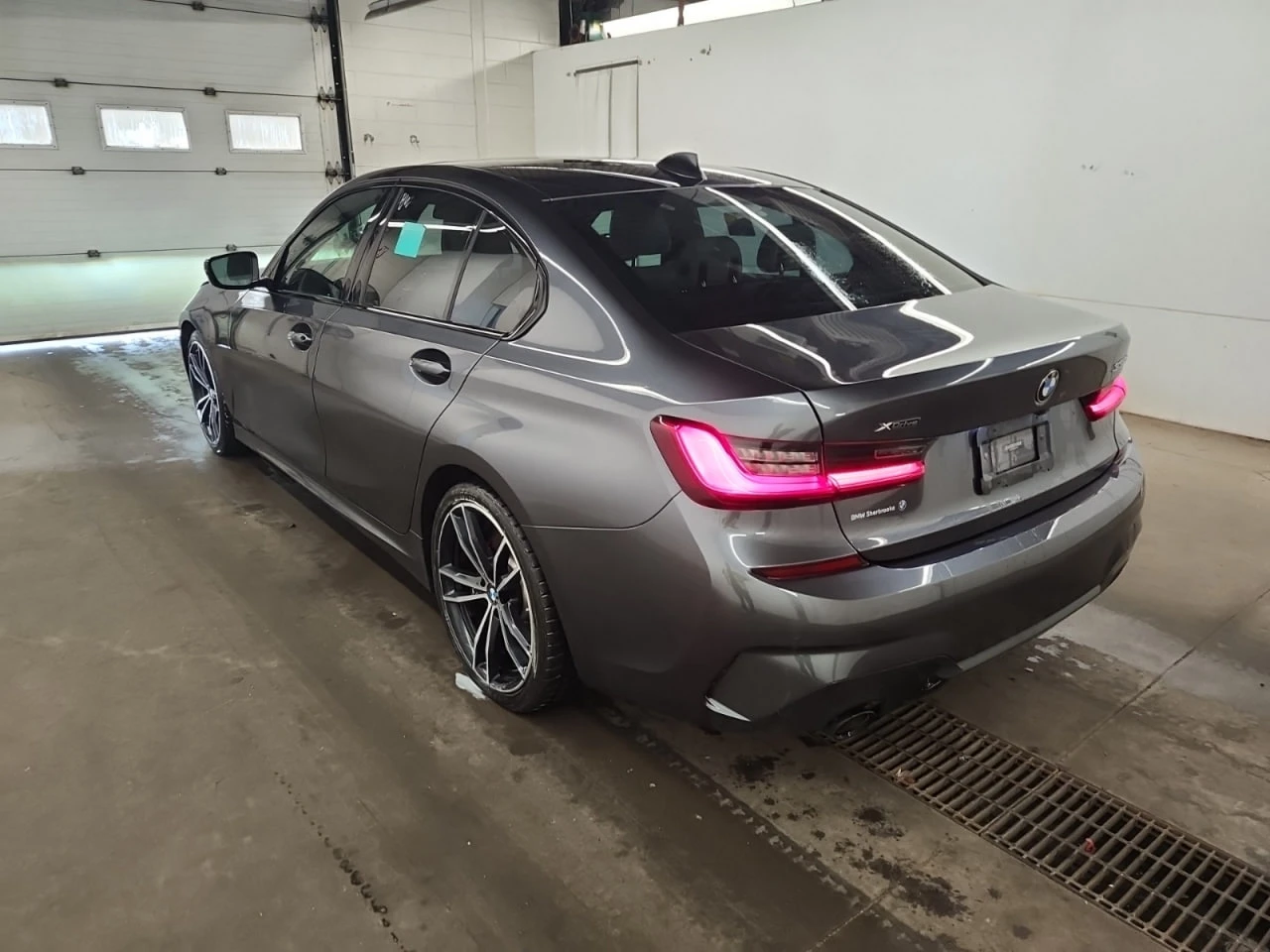 BMW 330 AWD * CARFAX * АвтоКредит * Цена до България*  - изображение 4