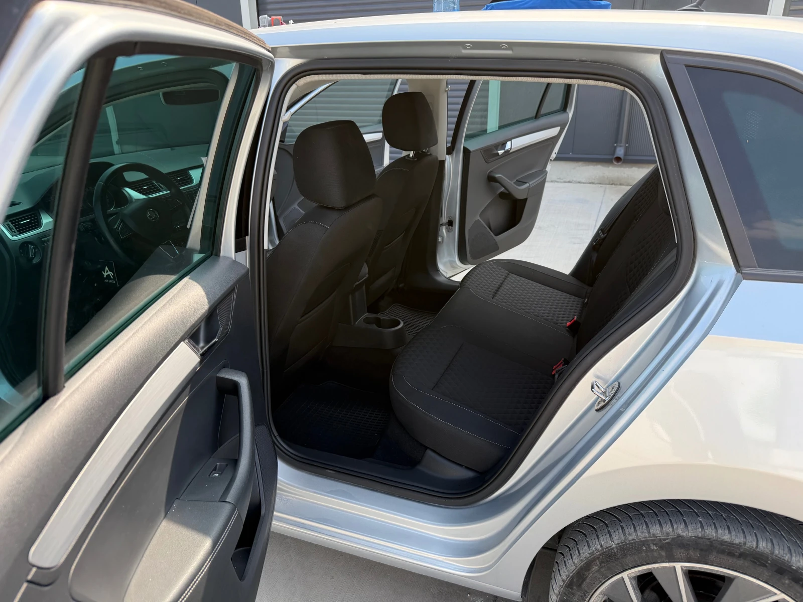 Skoda Rapid 1.4tdi | Mobile.bg   11