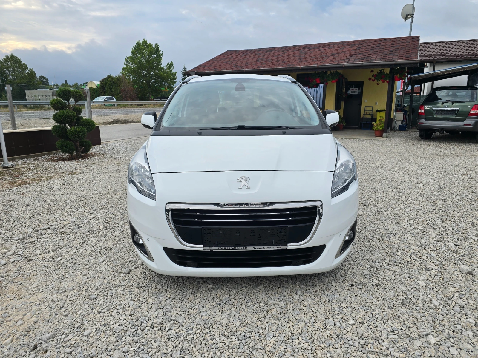 Peugeot 5008 1.6HDI  120кс  ! !  КЛИМАТРОНИК ! !EURO 6 - изображение 8