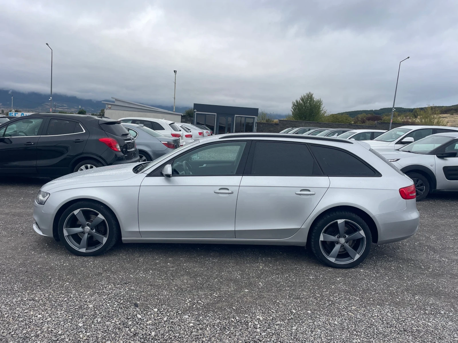 Audi A4 2.0TDI NAVI 143КС - изображение 3