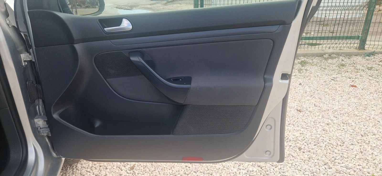 VW Golf 1.9 tdi-NAVI | Mobile.bg — изображение 11