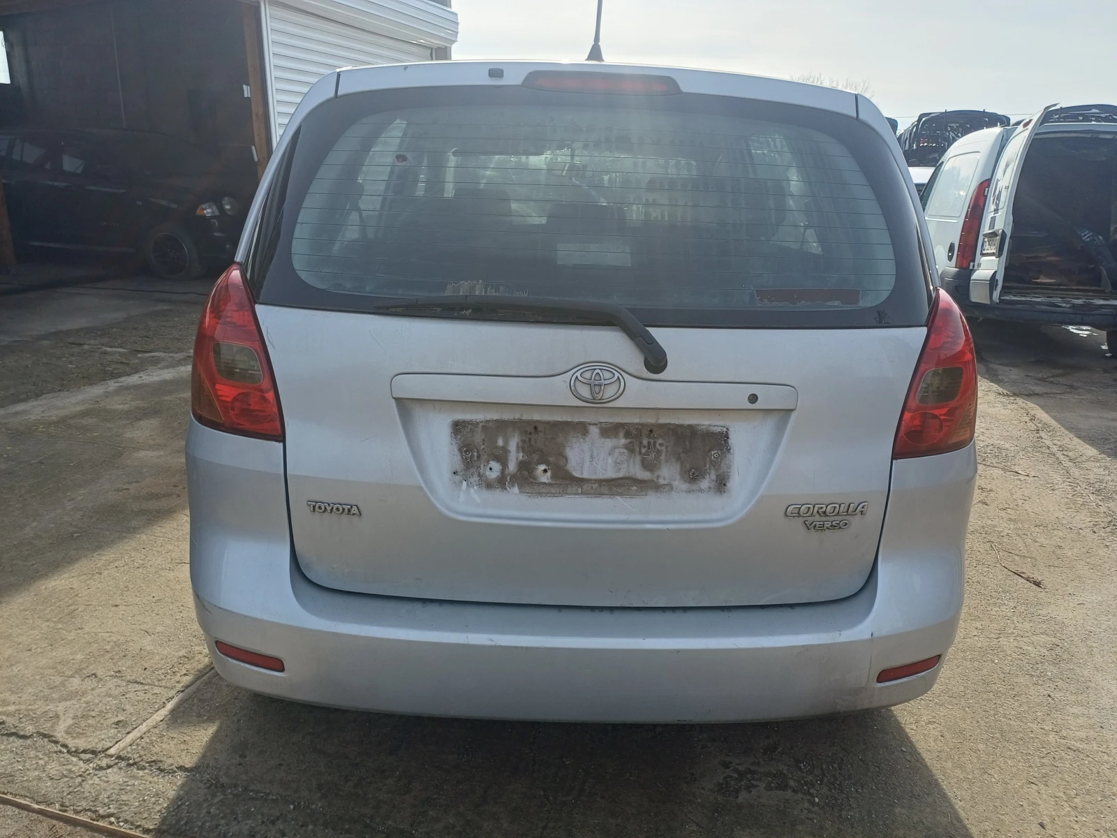 Toyota Corolla verso 2.0D 90 к.с. - изображение 3