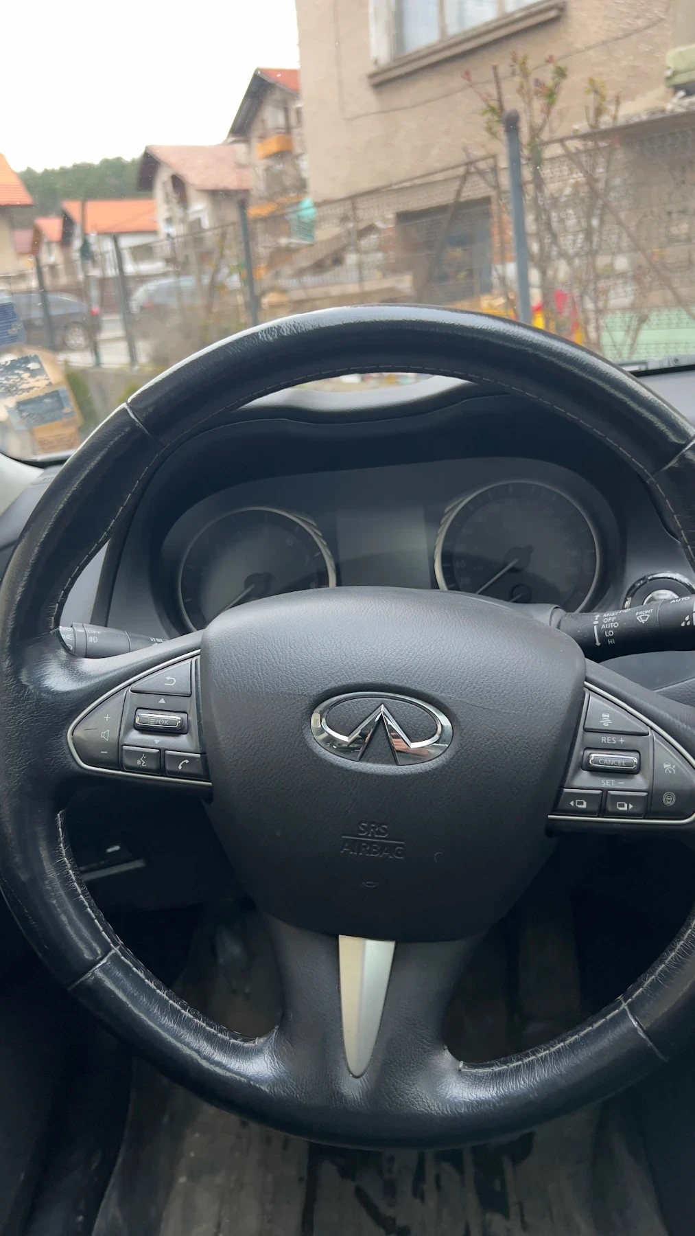 Infiniti Q50 3.7 , снимка 16 - Автомобили и джипове - 53889855