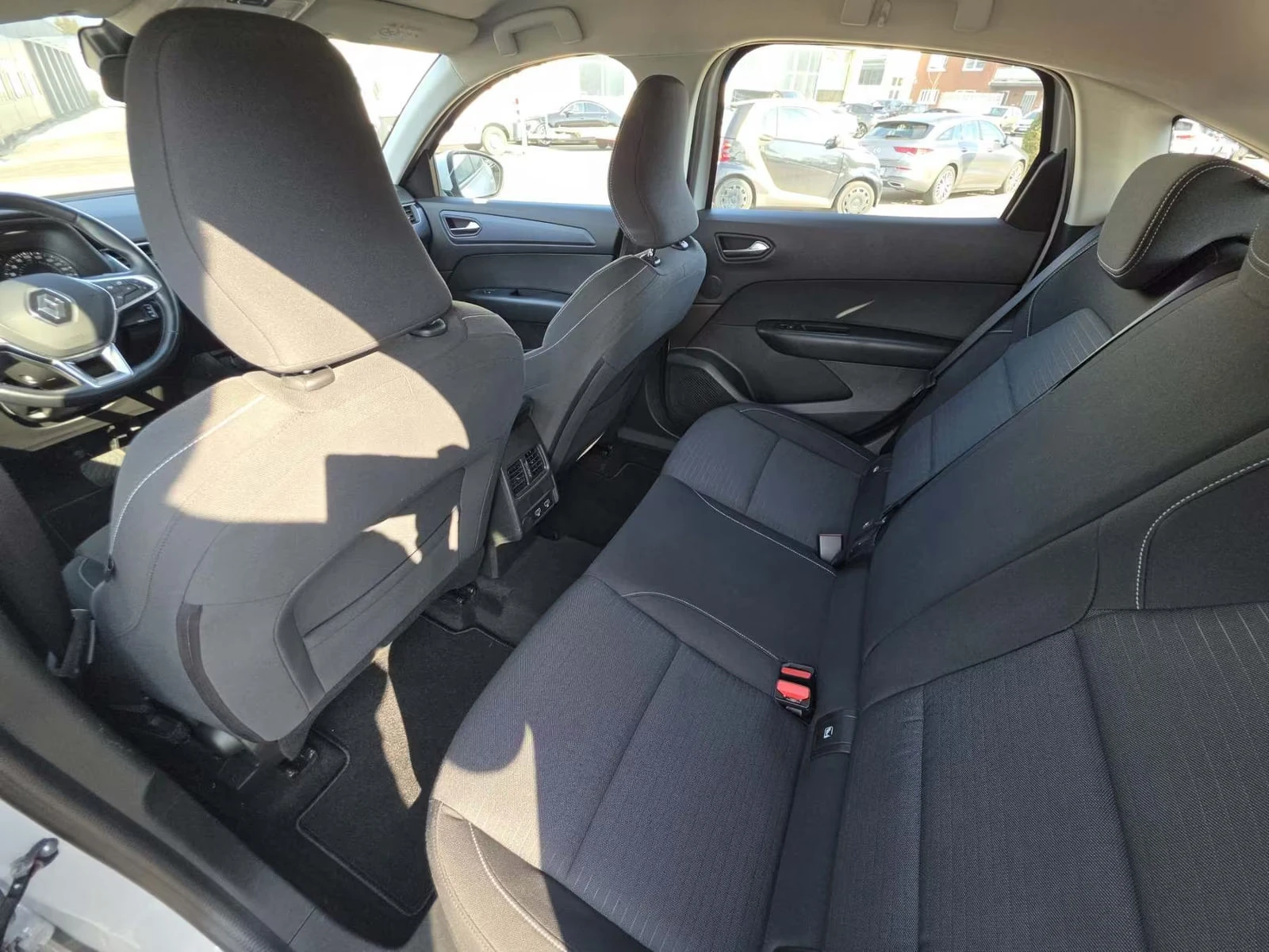 Renault Arkana TCe/140HP/EQUILIBRE/CAM/LED/NAVI/102q, снимка 11 - Автомобили и джипове - 54042945