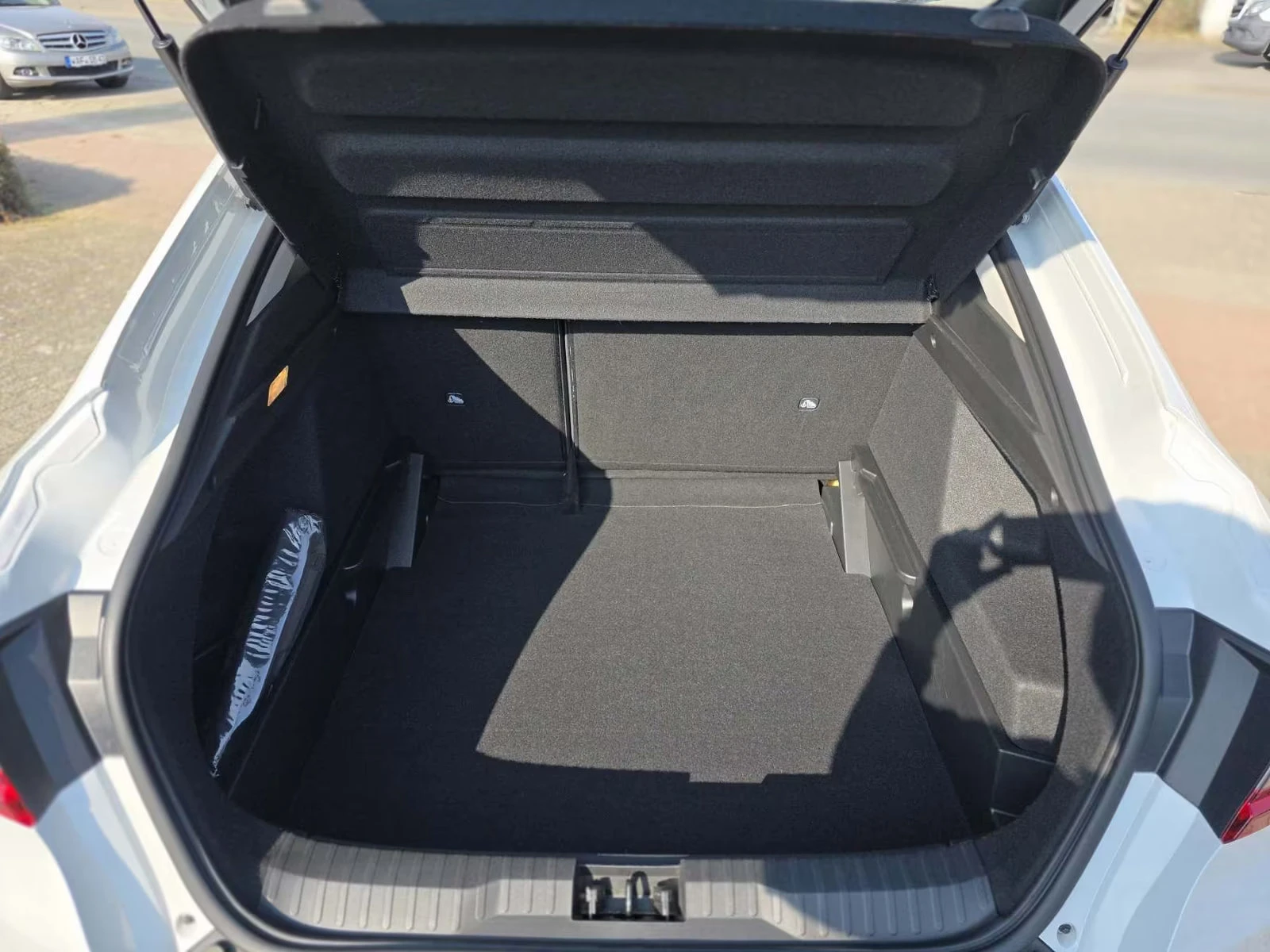 Renault Arkana TCe/140HP/EQUILIBRE/CAM/LED/NAVI/102q, снимка 12 - Автомобили и джипове - 54042945