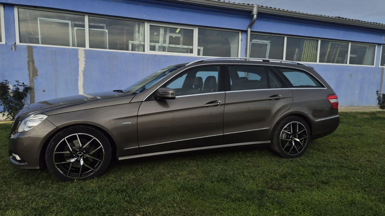 Mercedes-Benz E 250, снимка 3 - Автомобили и джипове - 54346195