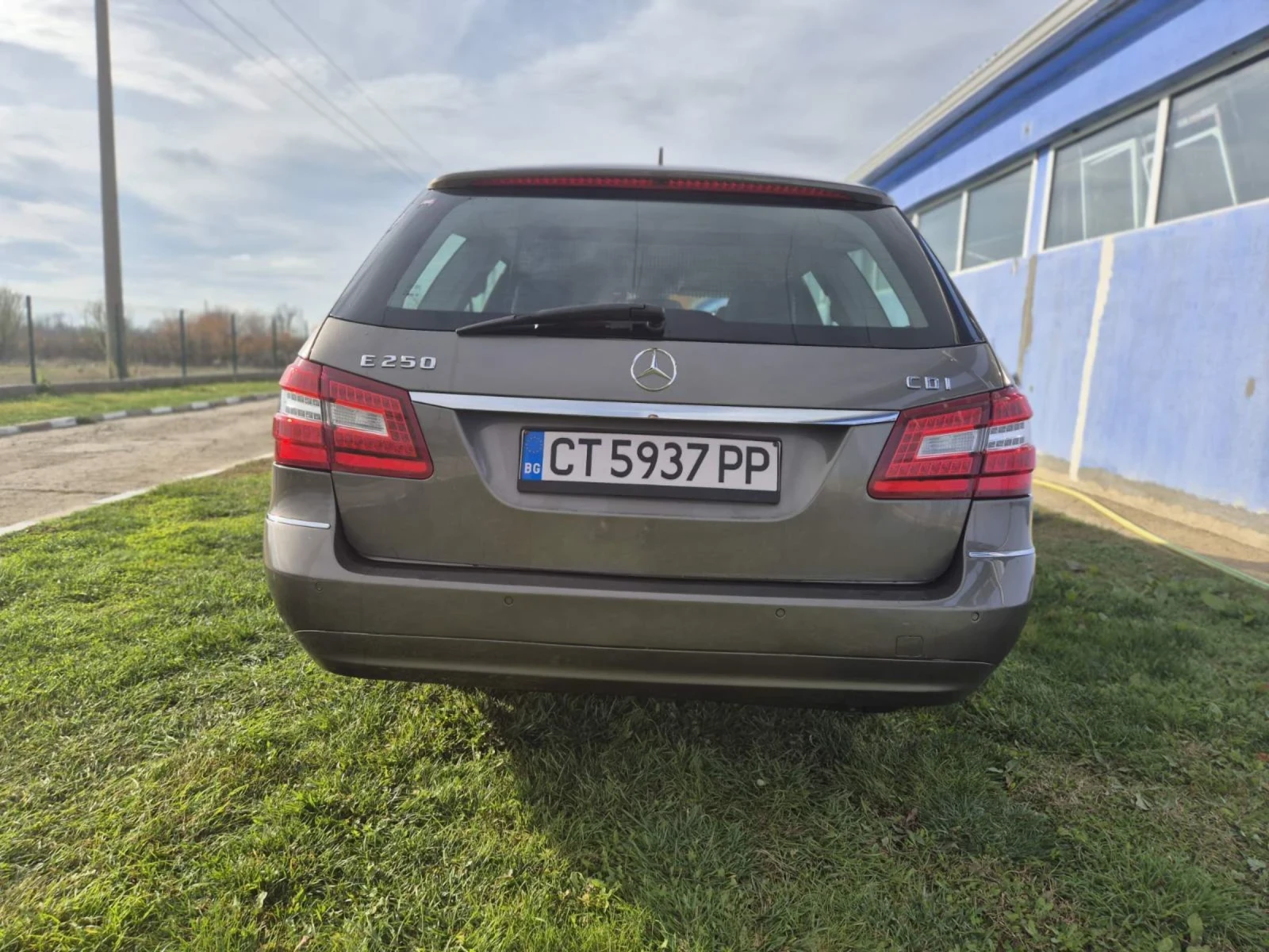 Mercedes-Benz E 250, снимка 5 - Автомобили и джипове - 54346195