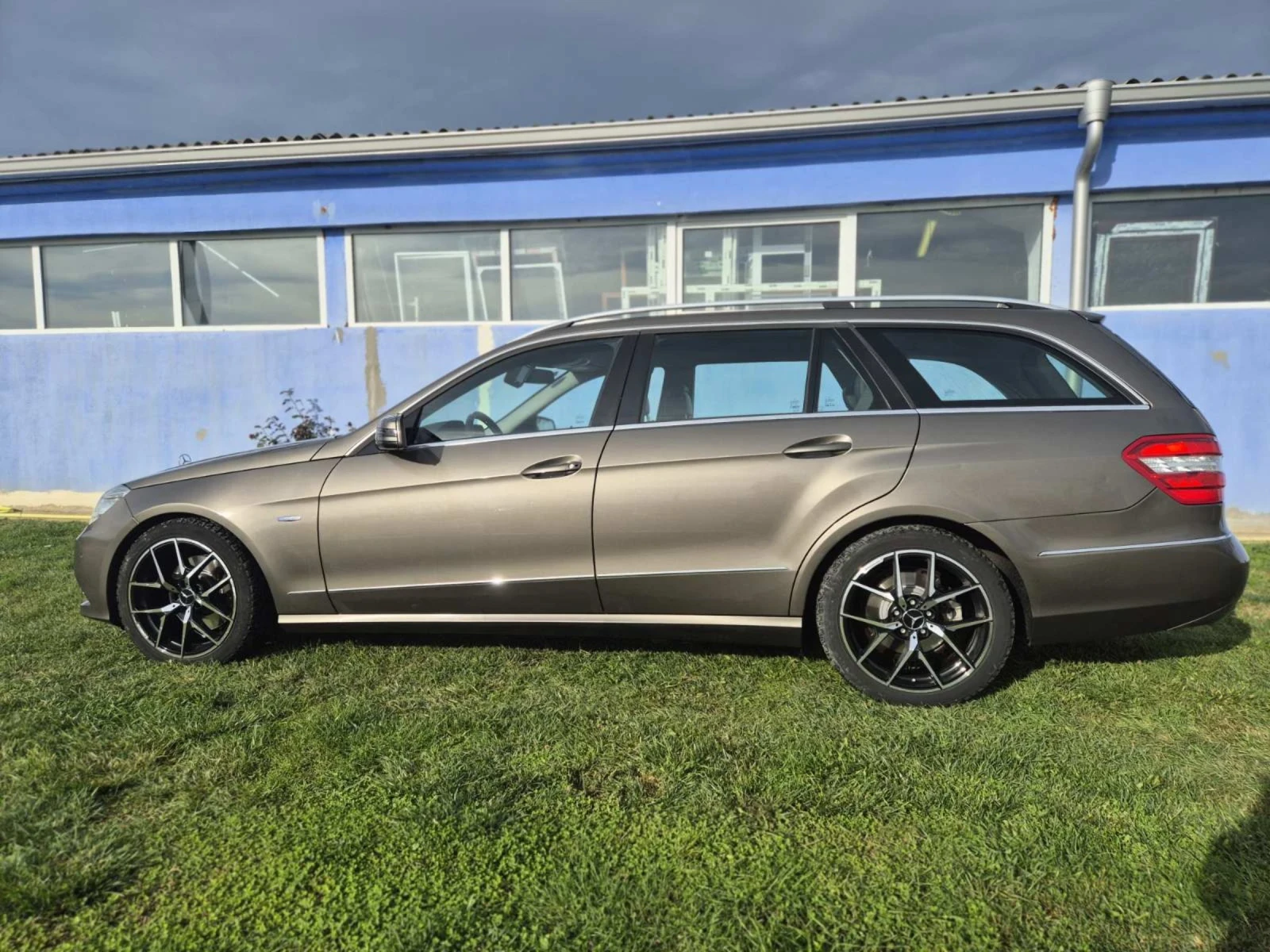 Mercedes-Benz E 250, снимка 4 - Автомобили и джипове - 54346195