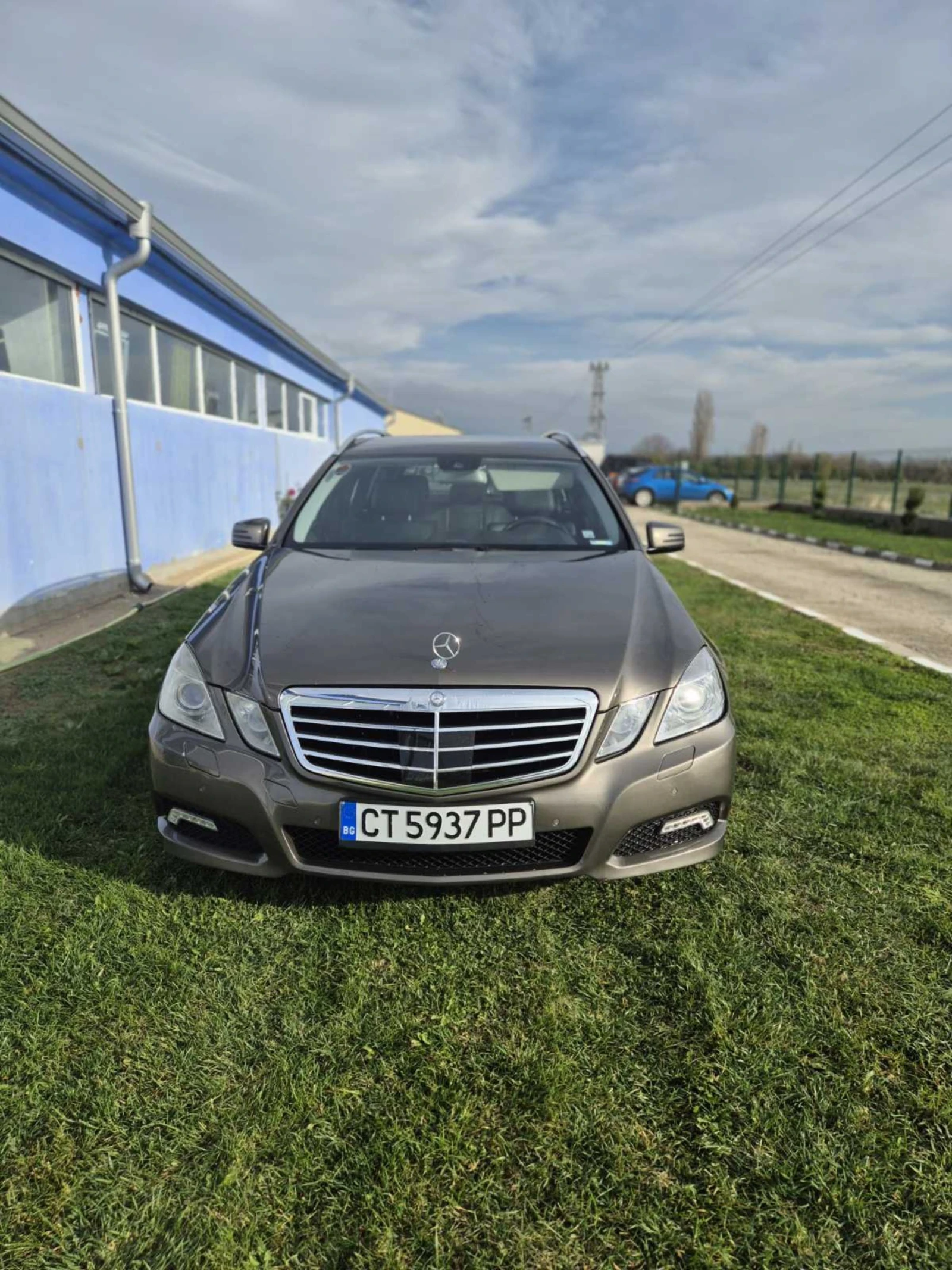 Mercedes-Benz E 250, снимка 2 - Автомобили и джипове - 54346195