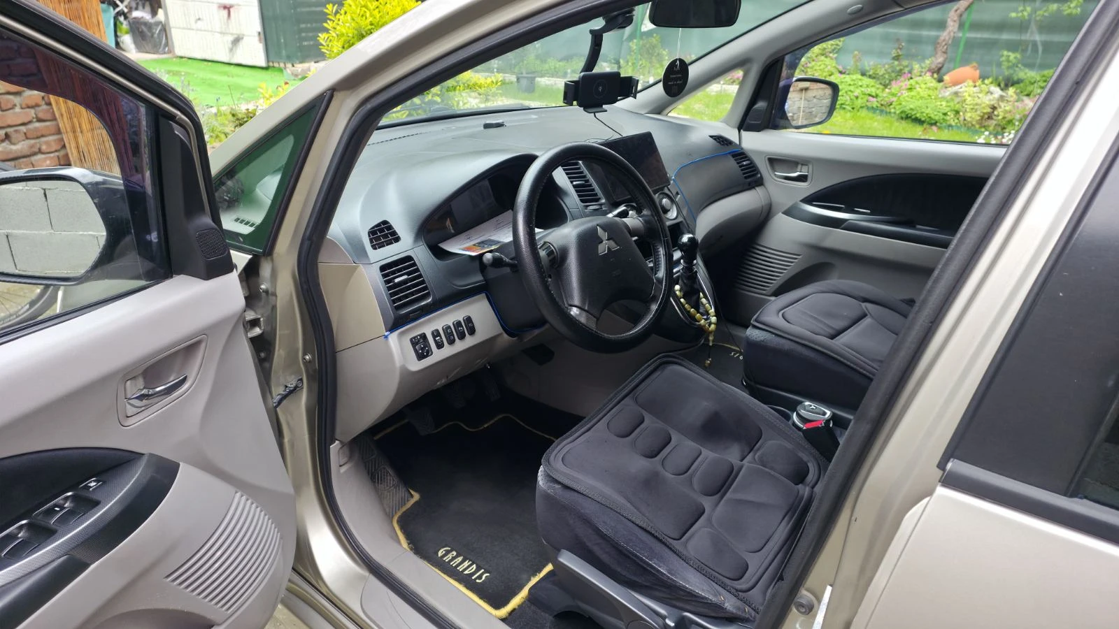 Mitsubishi Grandis 2 DI-D, снимка 5 - Автомобили и джипове - 54350013