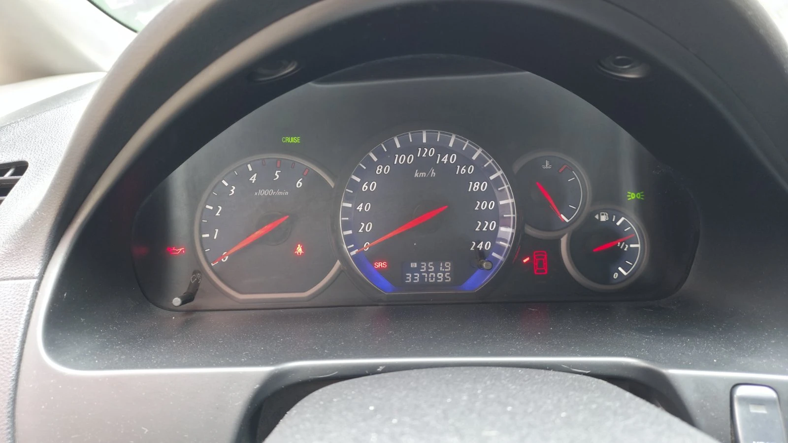 Mitsubishi Grandis 2 DI-D, снимка 11 - Автомобили и джипове - 54350013