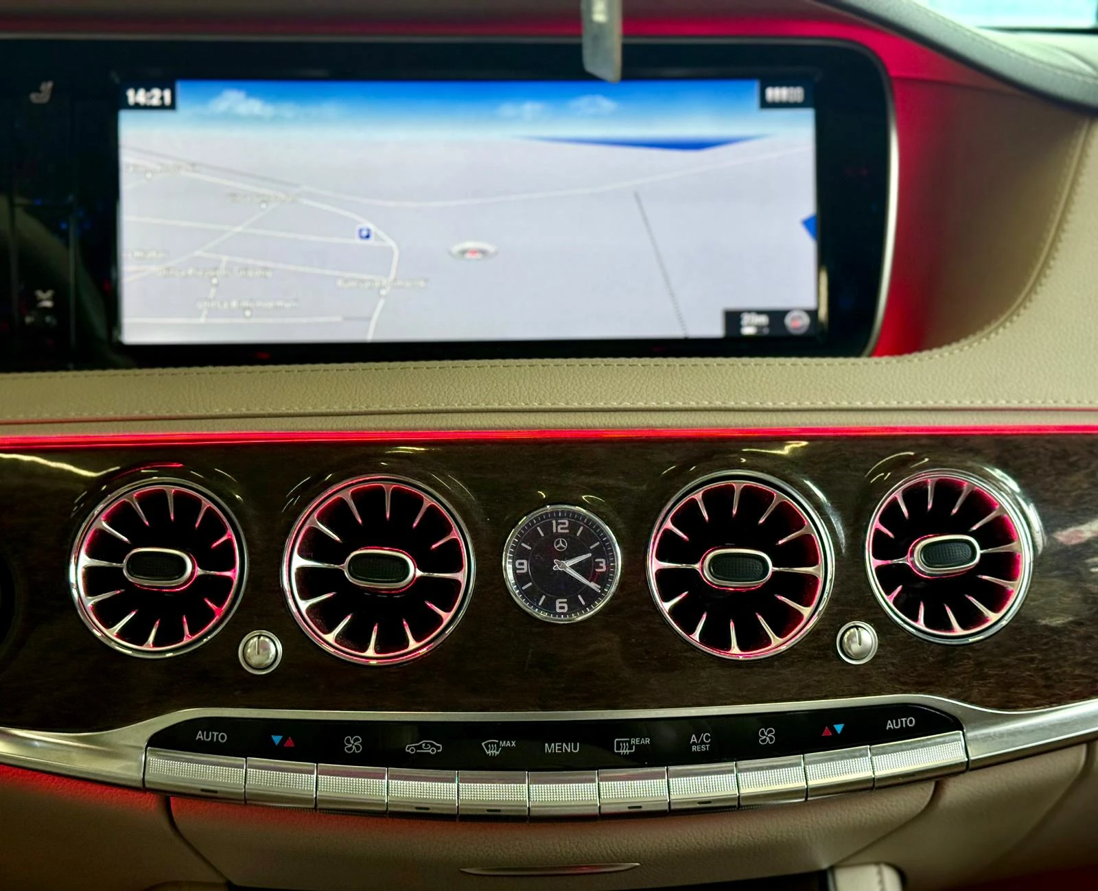 Mercedes-Benz S 350 4 - Matic* AMG* Подгрев* Starlight* Лизинг , снимка 12 - Автомобили и джипове - 54379771