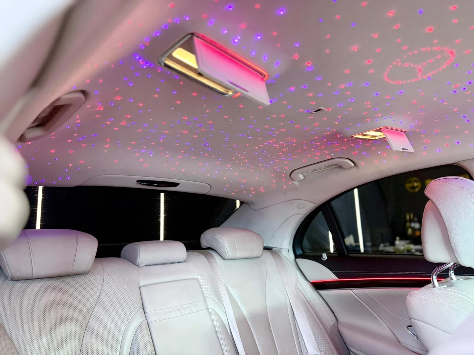 Mercedes-Benz S 350 4 - Matic* AMG* Подгрев* Starlight* Лизинг , снимка 16 - Автомобили и джипове - 54379771