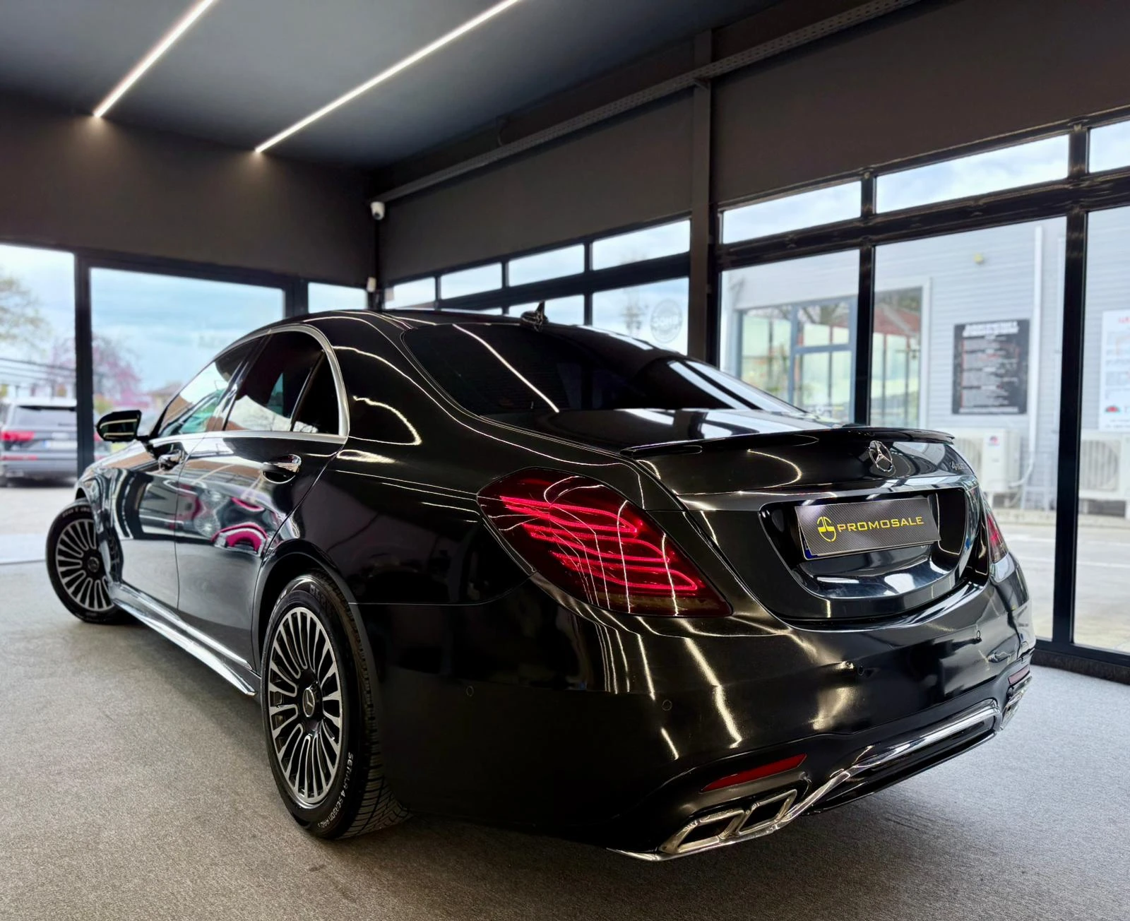 Mercedes-Benz S 350 4 - Matic* AMG* Подгрев* Starlight* Лизинг , снимка 4 - Автомобили и джипове - 54379771