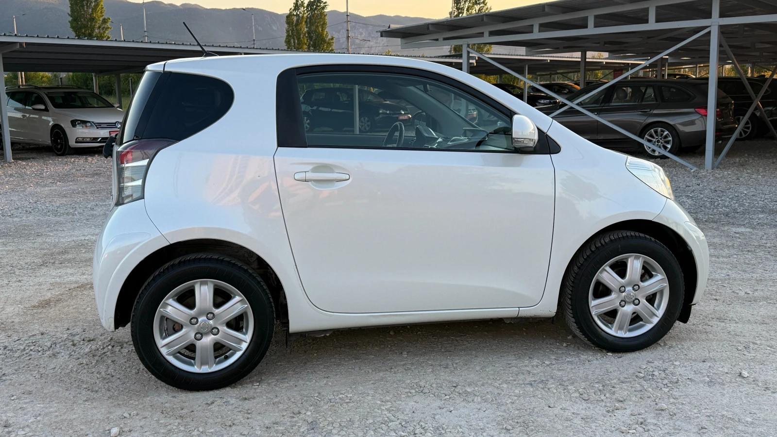 Toyota IQ 1.0-68кс/АВТОМАТИК/НОВ ВНОС ОТ ИТАЛИЯ, снимка 4 - Автомобили и джипове - 54438420