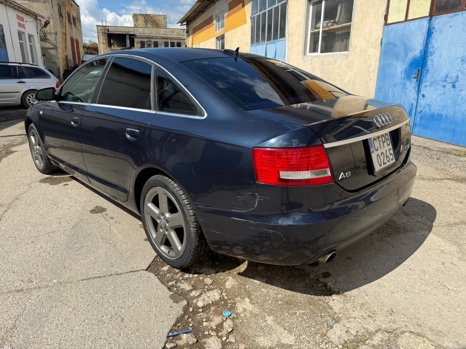 Audi A6 3.2 V6, снимка 4 - Автомобили и джипове - 54491592