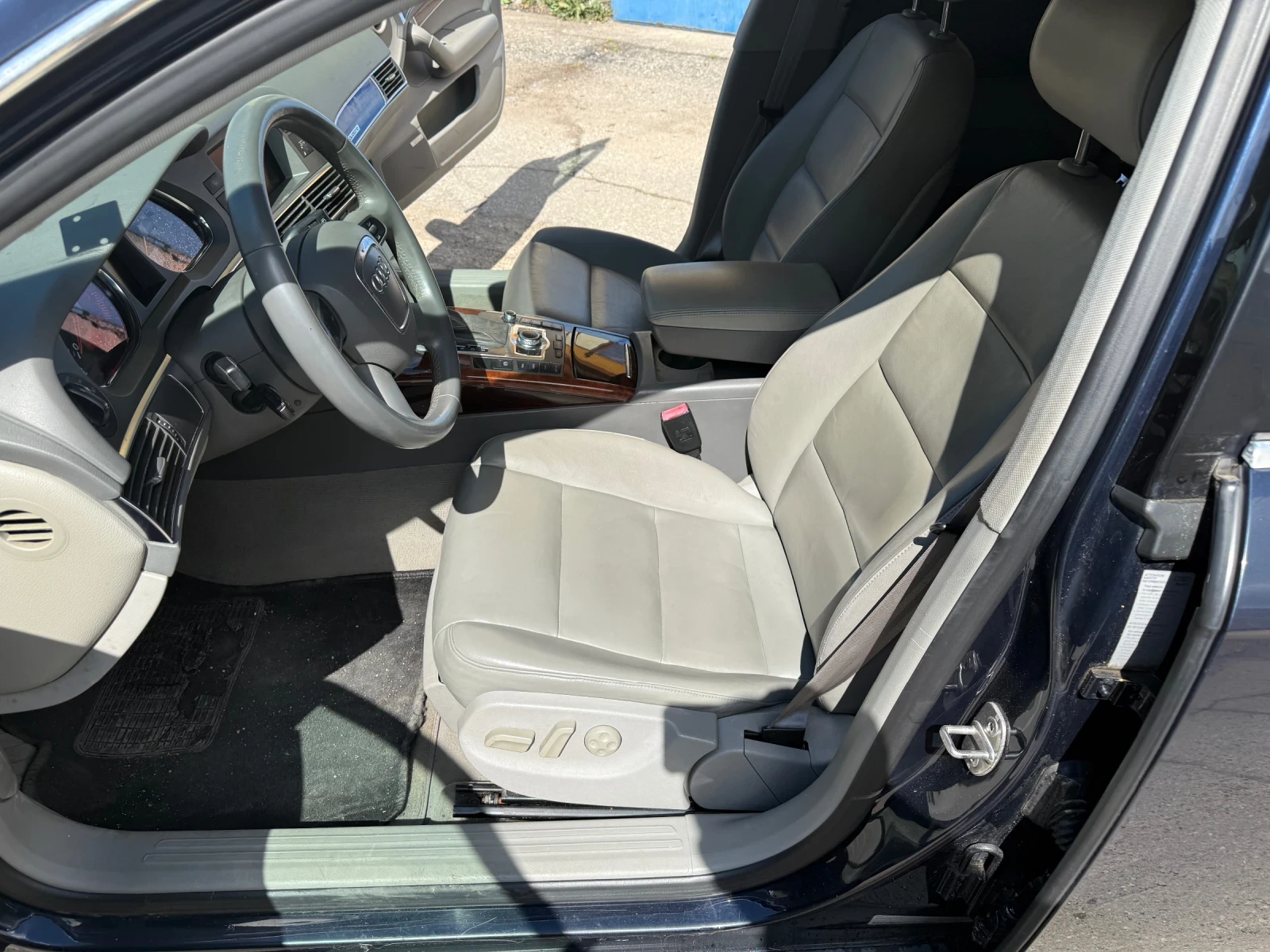 Audi A6 3.2 V6, снимка 10 - Автомобили и джипове - 54491592