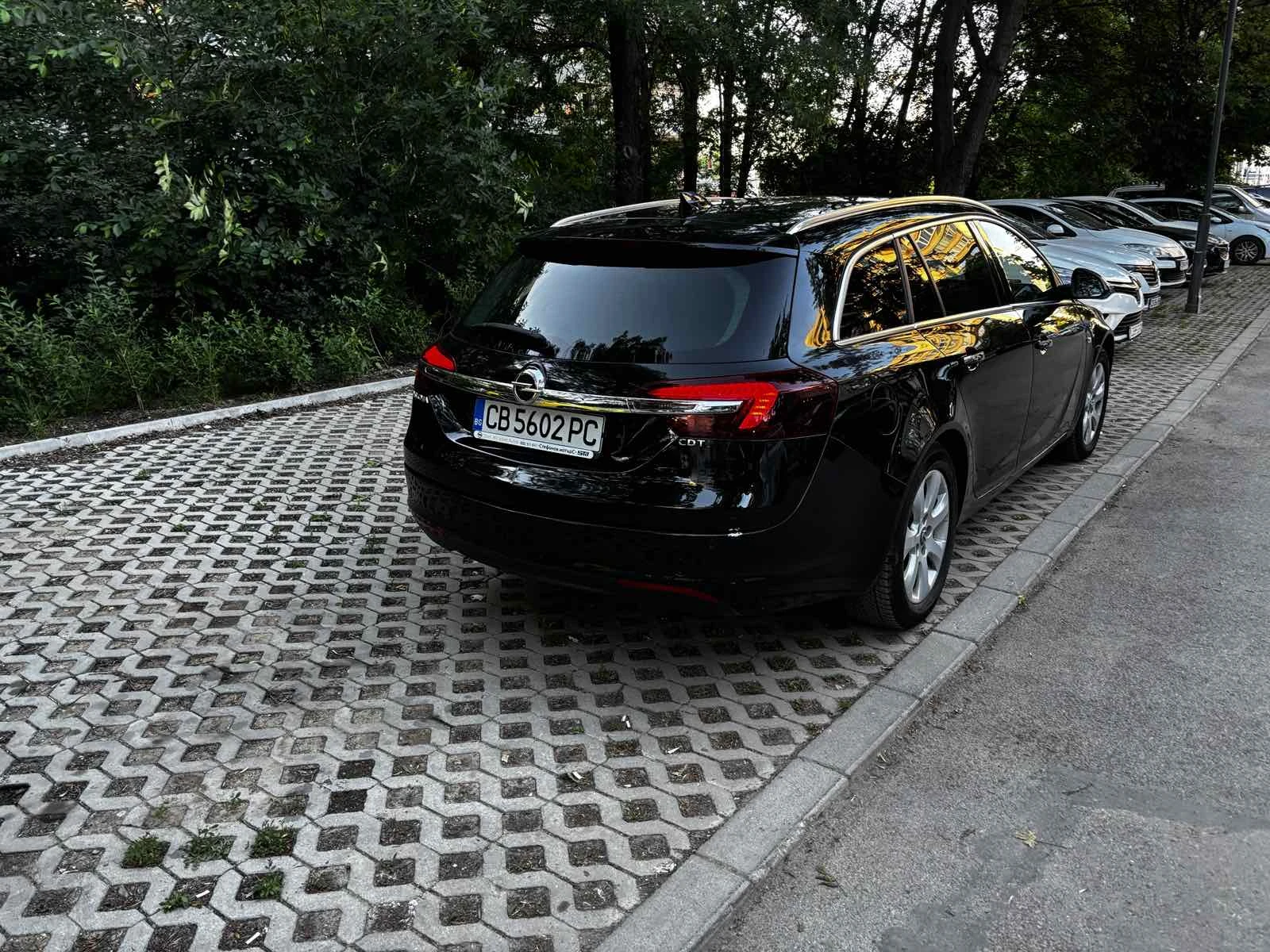 Opel Insignia Sport tourer, снимка 7 - Автомобили и джипове - 54704827