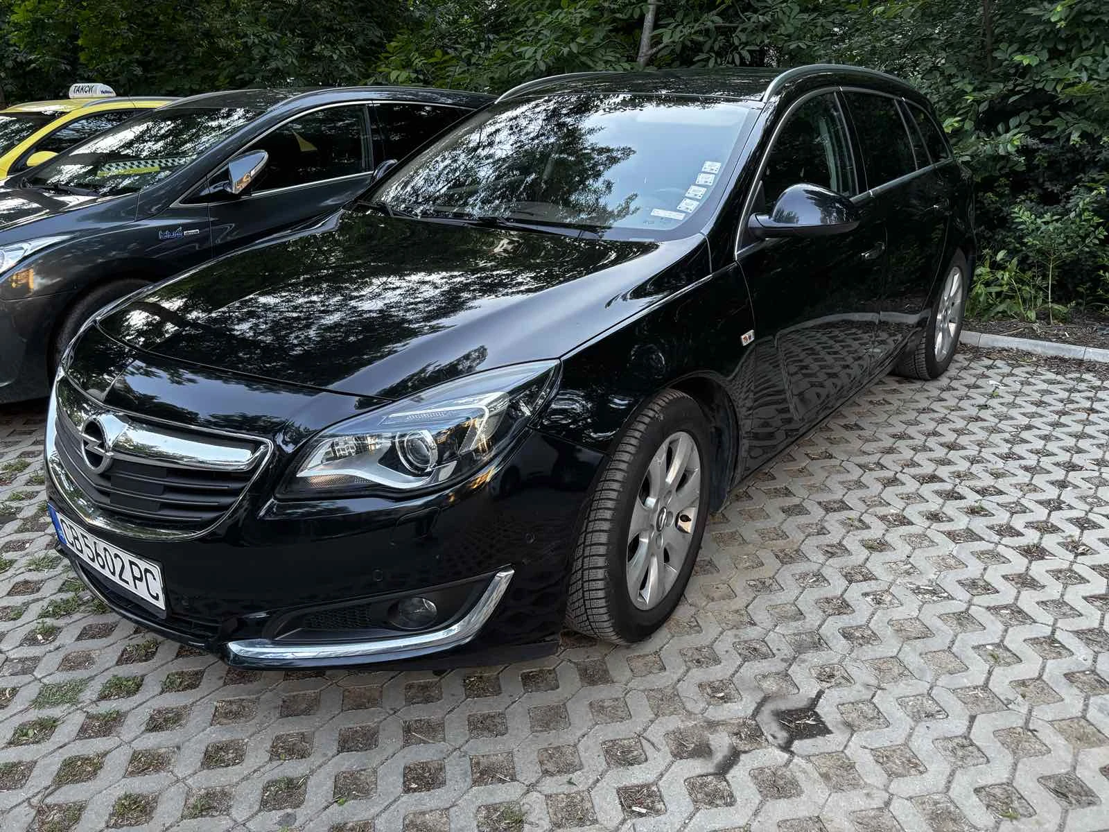Opel Insignia Sport tourer, снимка 3 - Автомобили и джипове - 54704827