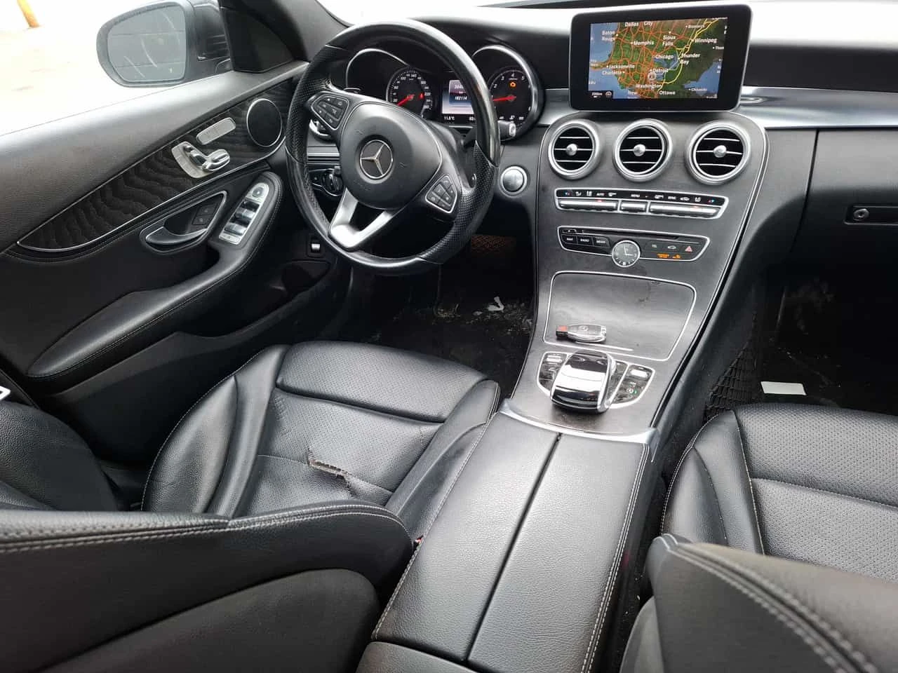 Mercedes-Benz C 300 * 4MATIC * AMG ПАКЕТ * 360 * PANO, снимка 5 - Автомобили и джипове - 54756200