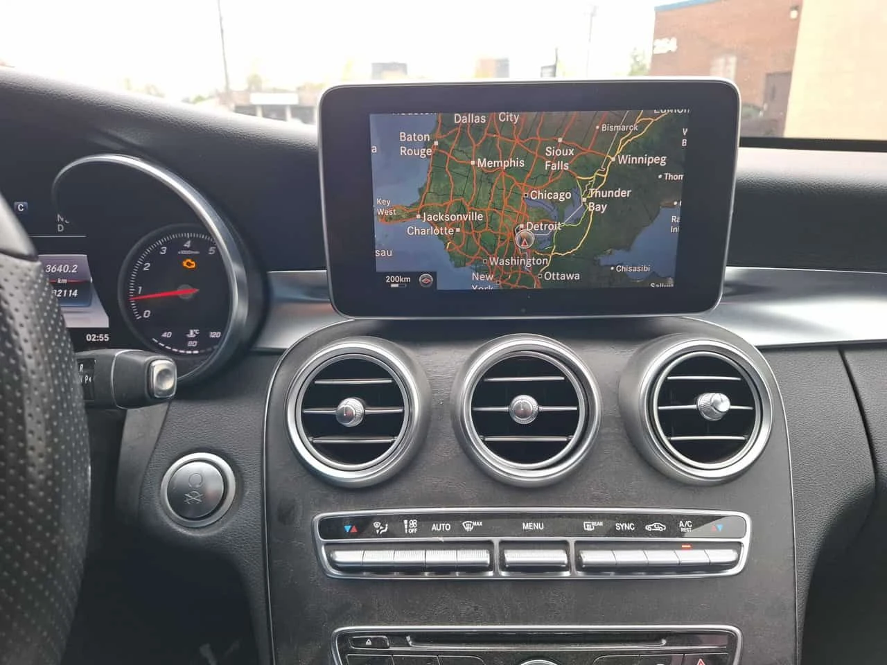 Mercedes-Benz C 300 * 4MATIC * AMG ПАКЕТ * 360 * PANO, снимка 9 - Автомобили и джипове - 54756200