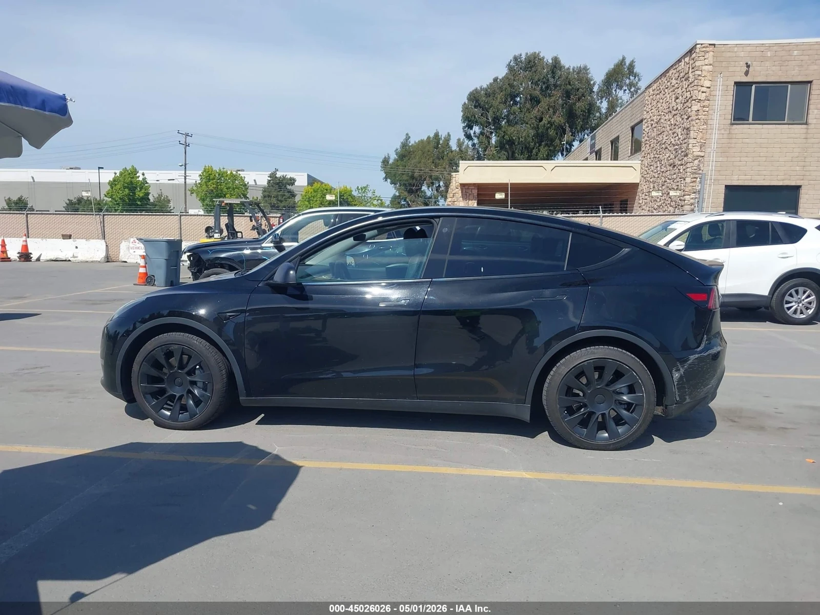 Tesla Model Y LONG RANGE DUAL MOTOR ALL-WHEEL DRIVE, снимка 7 - Автомобили и джипове - 54882283