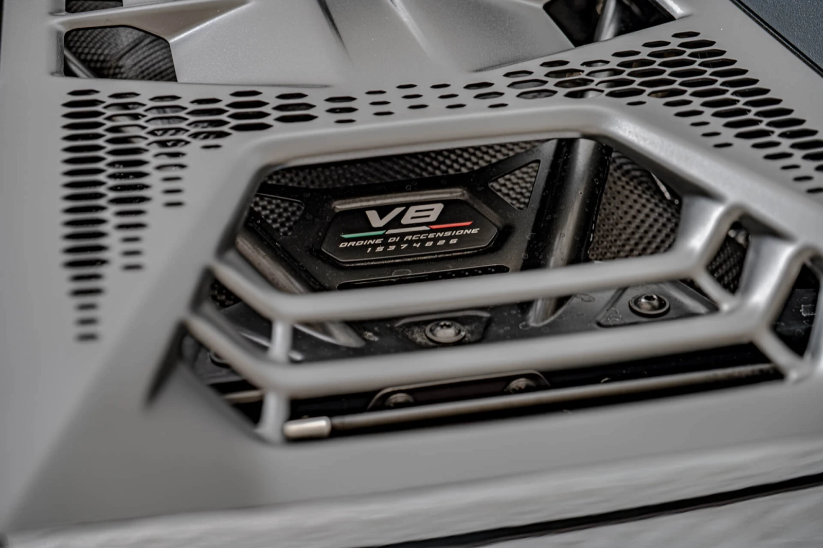 Lamborghini Temerario 4.0 PHEV/4WD/3D Камера/Керамика/Lift, снимка 8 - Автомобили и джипове - 55355297