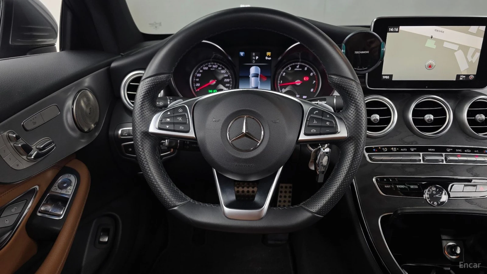 Mercedes-Benz C 200 AMG-LINE* BURMESTER* ПОДГРЕВ* КАМЕРА* HEADUP* , снимка 5 - Автомобили и джипове - 55612528